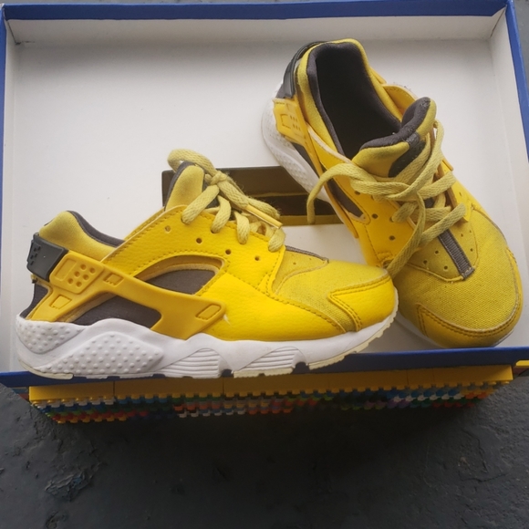 Nike - Picture 3 of 8